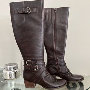 LEATHER BOOTS SIZE 8  Dark Brown